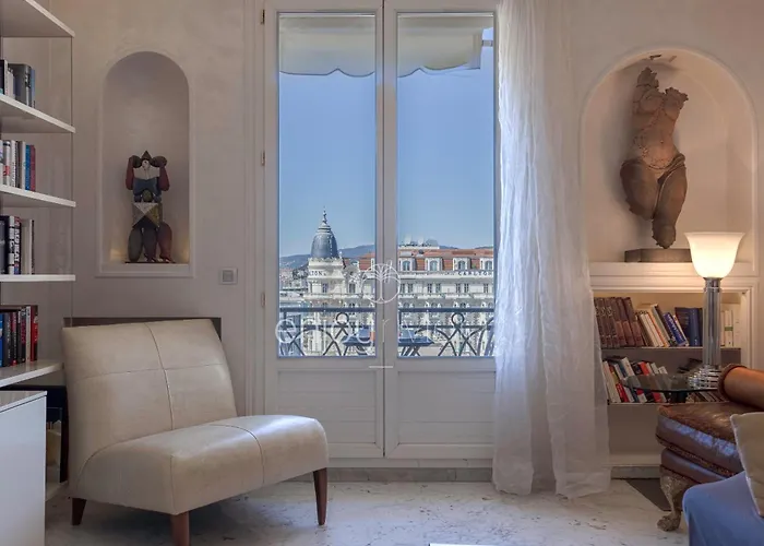 Palais Miramar Art Modern - Derniere Etages Vue - 75m De Confort - En Face Des Plages -wifi - Clim Apartament Cannes